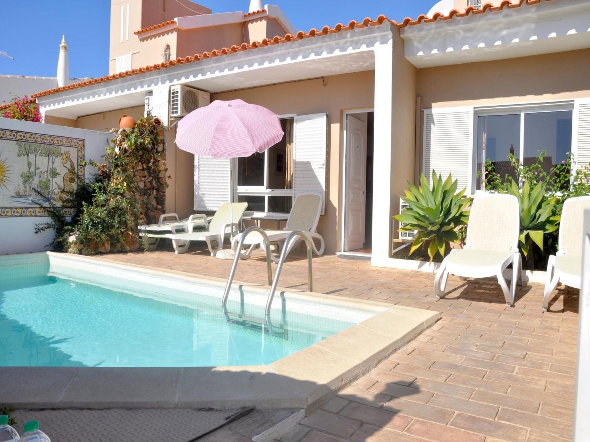 Horacio Villa Is Located Near The Center Of Vilamoura Exterior photo