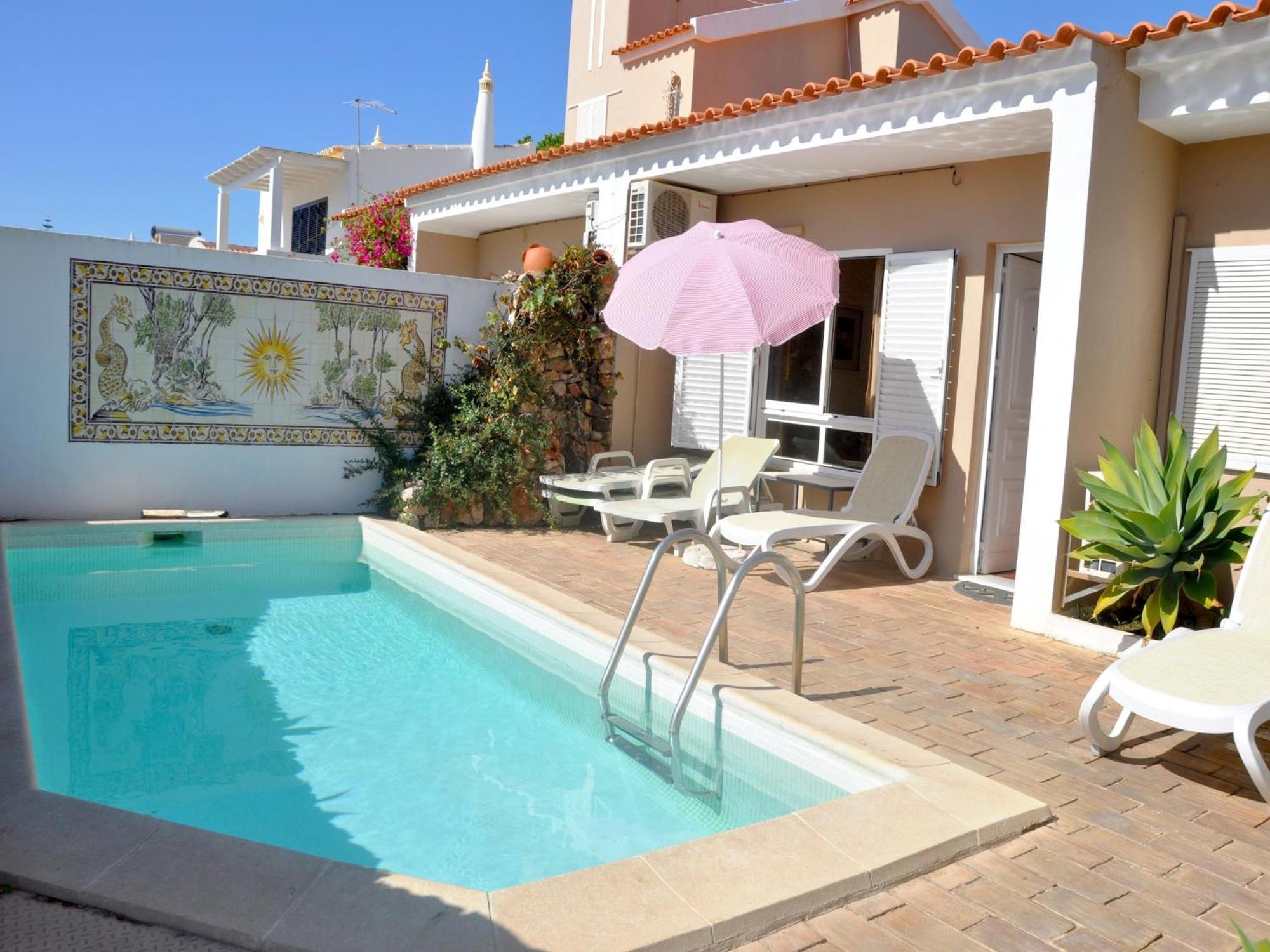 Horacio Villa Is Located Near The Center Of Vilamoura Exterior photo