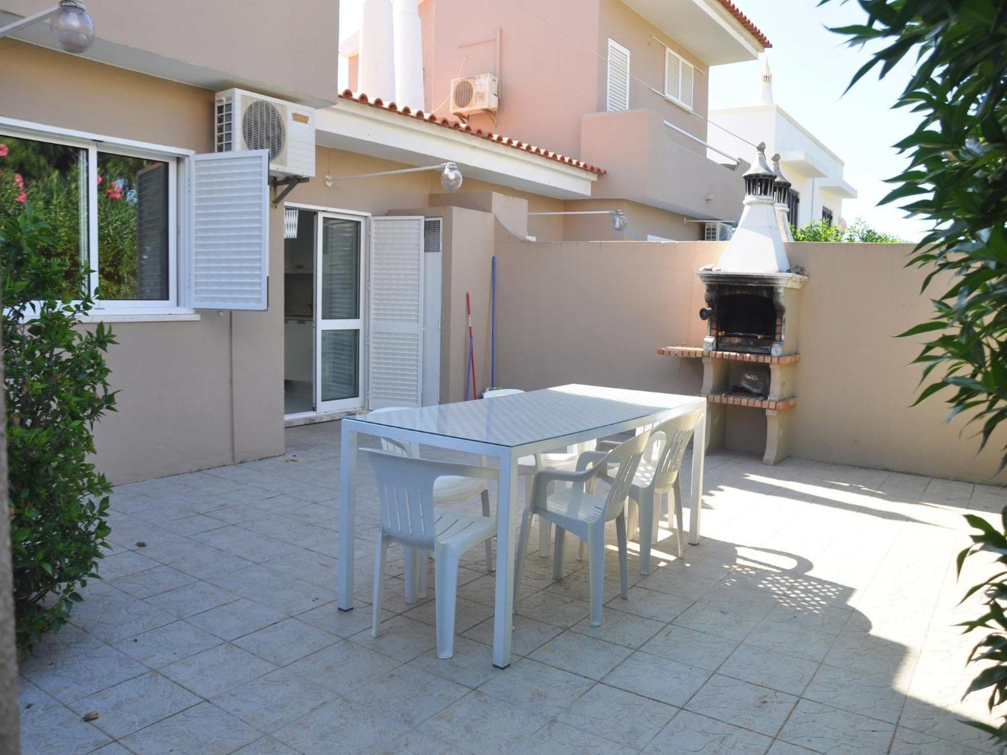 Horacio Villa Is Located Near The Center Of Vilamoura Exterior photo