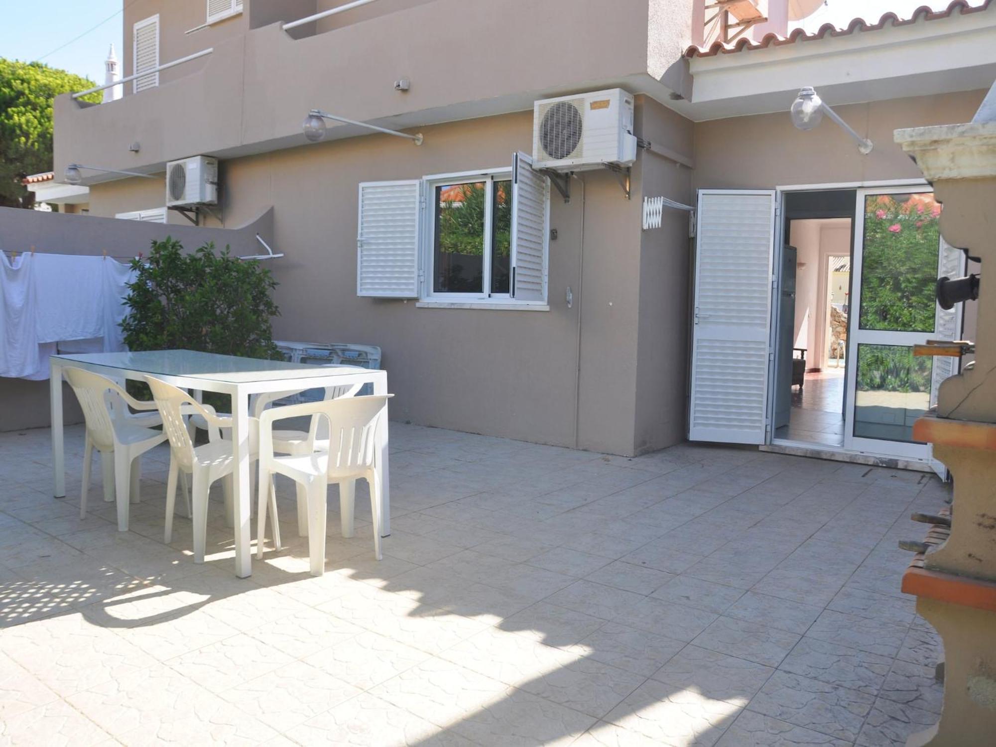 Horacio Villa Is Located Near The Center Of Vilamoura Exterior photo